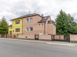 Prodej prostorného RD v Kladně, ul. Ant. Škváry – výjimečný prostor i investiční potenciál.